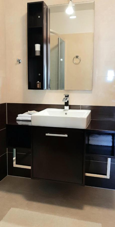 Traumferienwohnung Mit Privatem Pool & Gemuetlicher Grillecke Am Meer, Kroatien, Istrien, Liznjan Bei Medulin - Bester Urlaub An Der Adria, Fuer Paare Exterior foto